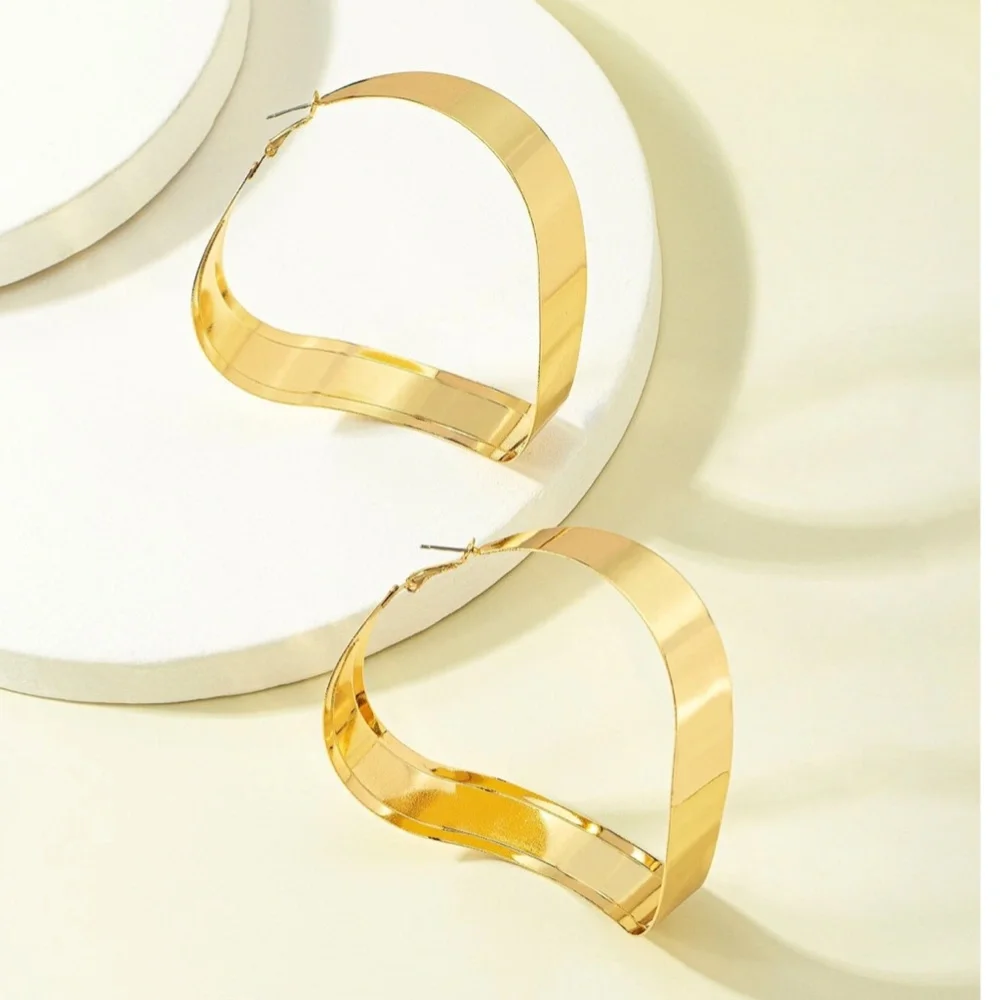 Dangle Fashion Earrings Yellow Gold Tone Irregular Hoop Shape - Picture 4 of 6